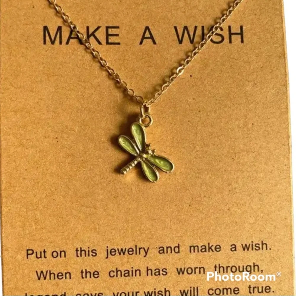 Green Dragonfly necklace w card Make a Wish Jewelry